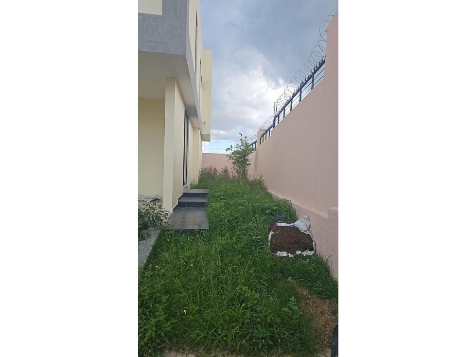 Residencia Nueva de 3 pisos en Capital Norte Zapopan Coto Carrara — foto 4