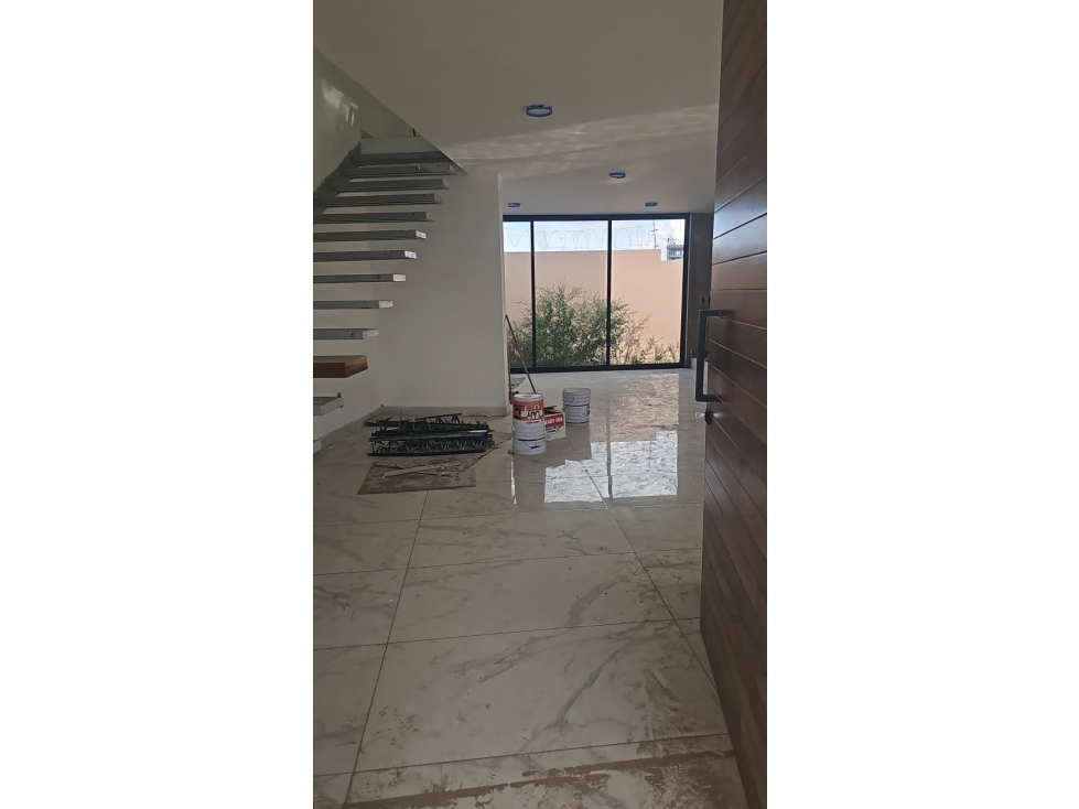 Residencia Nueva de 3 pisos en Capital Norte Zapopan Coto Carrara — foto 5