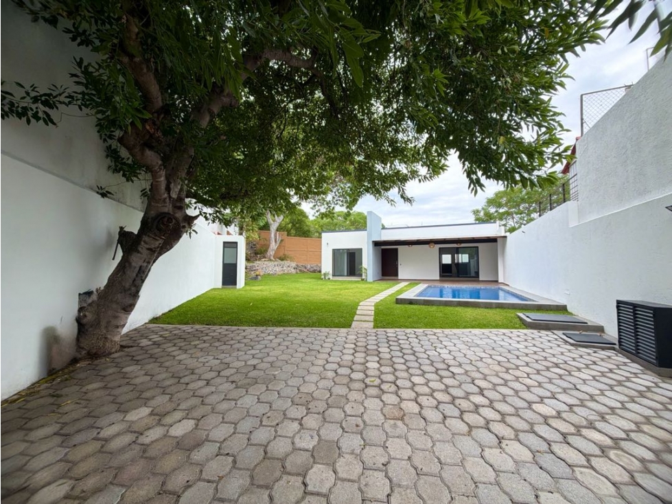 Casa residencial de un nivel con alberca privada en Burgos Bugambilias - 1