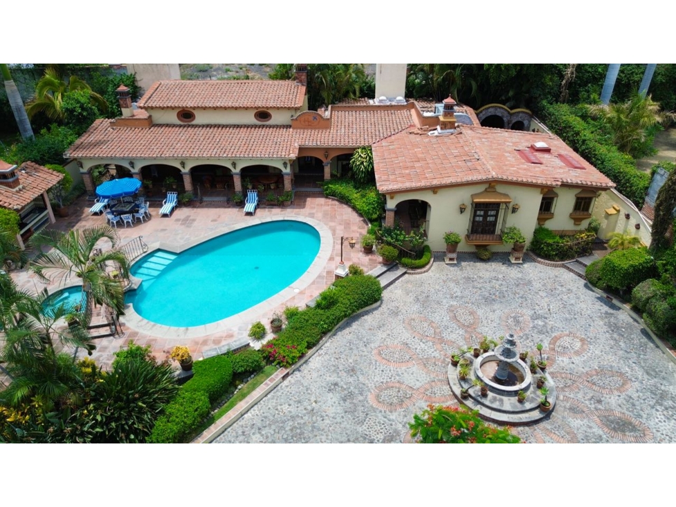 Casa residencial en venta en Lomas de Cuernavaca con 2,500 M2 terreno — foto 2