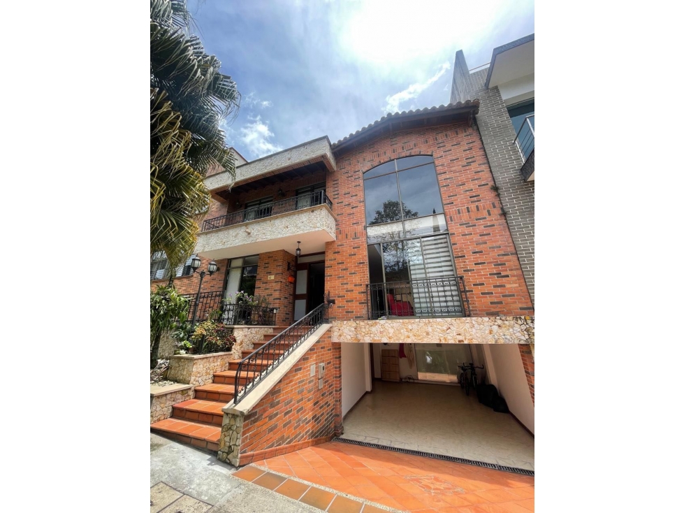 CASA SABANETA 370 MTS