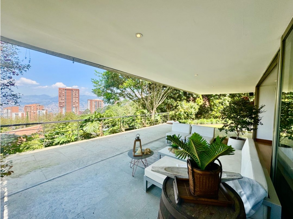 Casa sector EL TESORO con VISTA a la ciudad