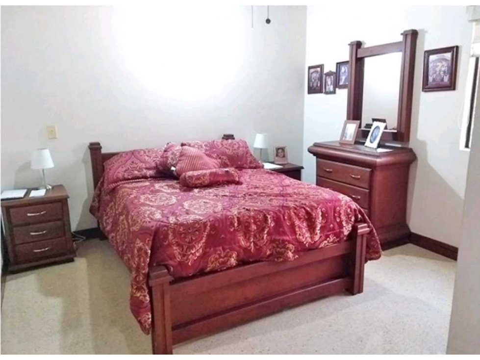 CASA SECTOR LA VISITACIÓN SIN RUIDO CERCA DE TODO CAMINANDO — foto 3
