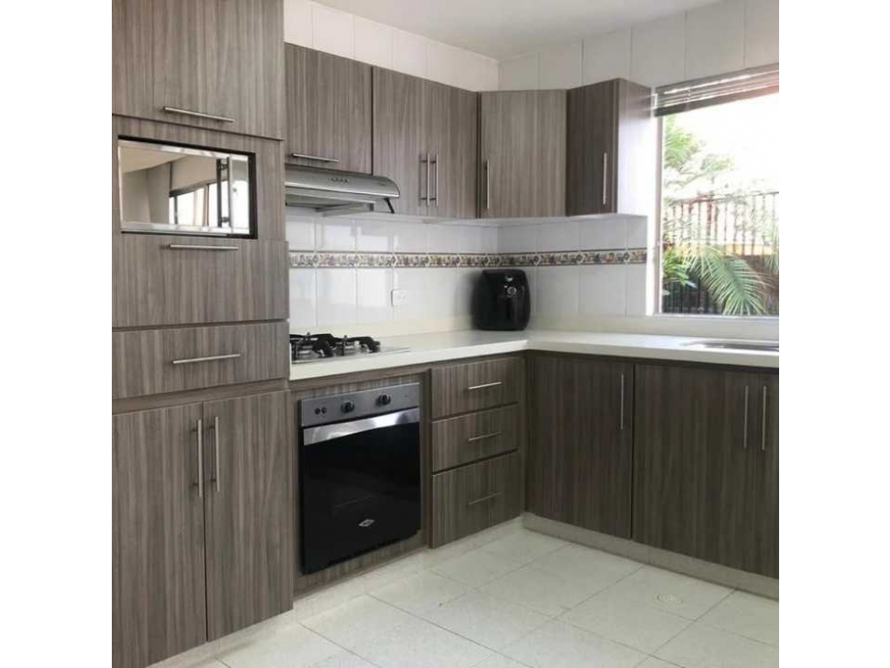CASA SECTOR PINARES 215 MTS² (T)