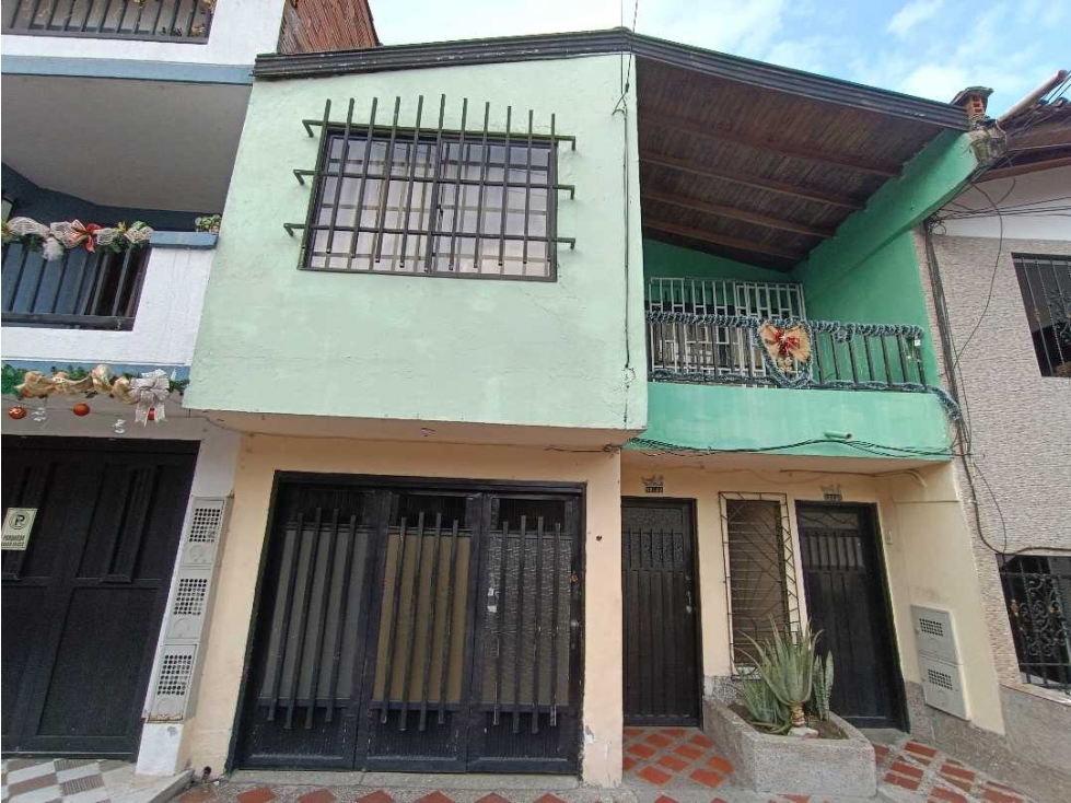 CASA SEGUNDO PISO EN VENTA EN CABAÑAS- BELLO