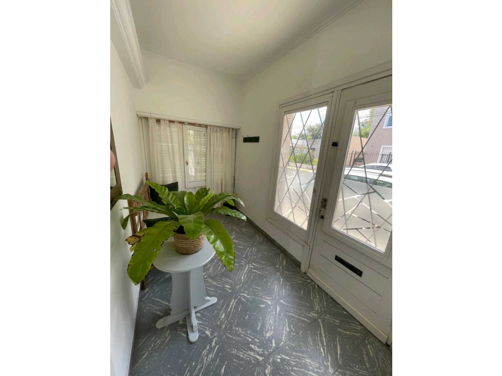 CASA SEMICENTRICA EN.TANDIL - 1