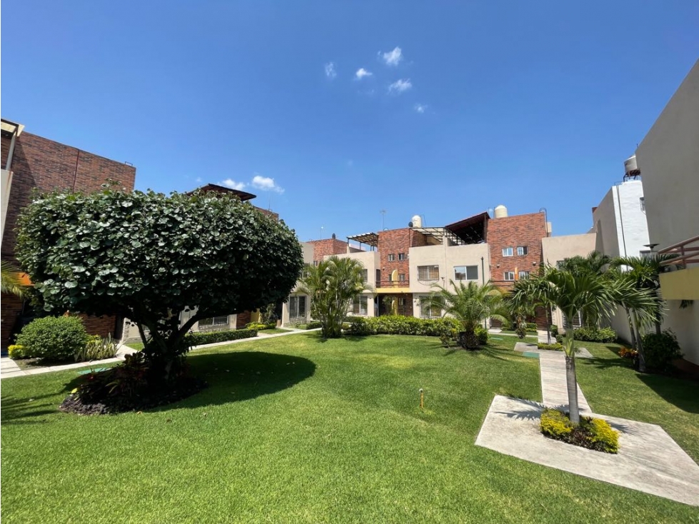 EXCELENTE INVERSIÓN CASA EN VENTA SEMINUEVA EN RESIDENCIAL SAUCES