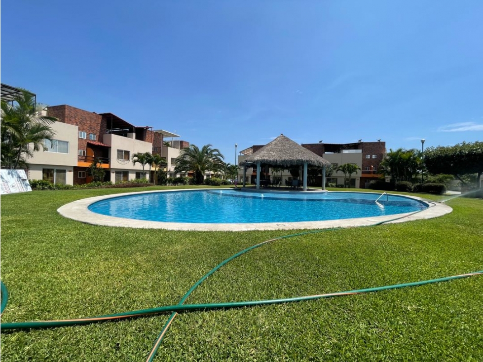 CASA SEMINUEVA EN VENTA ALBERCA SEGURIDAD Y 20 MINUTOS DE CUERNA — foto 4