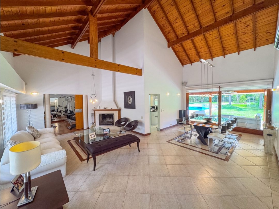 Casa sobre dos lotes en Country Club Los Cardales a la venta — foto 2