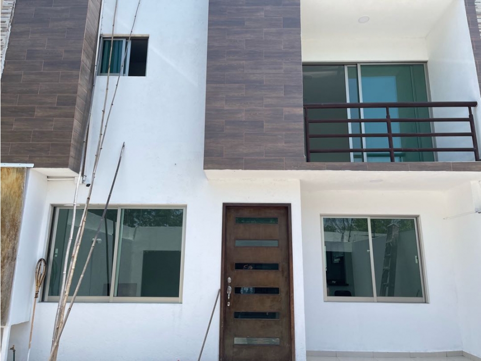Casa sola En Venta o RENTA en Jiutepec Alberca 4Rec