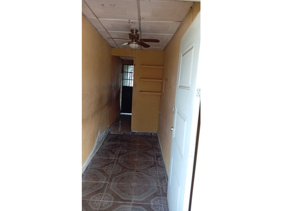 Casa Tocumen Villas de Santa Barbara 200 mts. 3 hab 2 baños 2 garaje — foto 3