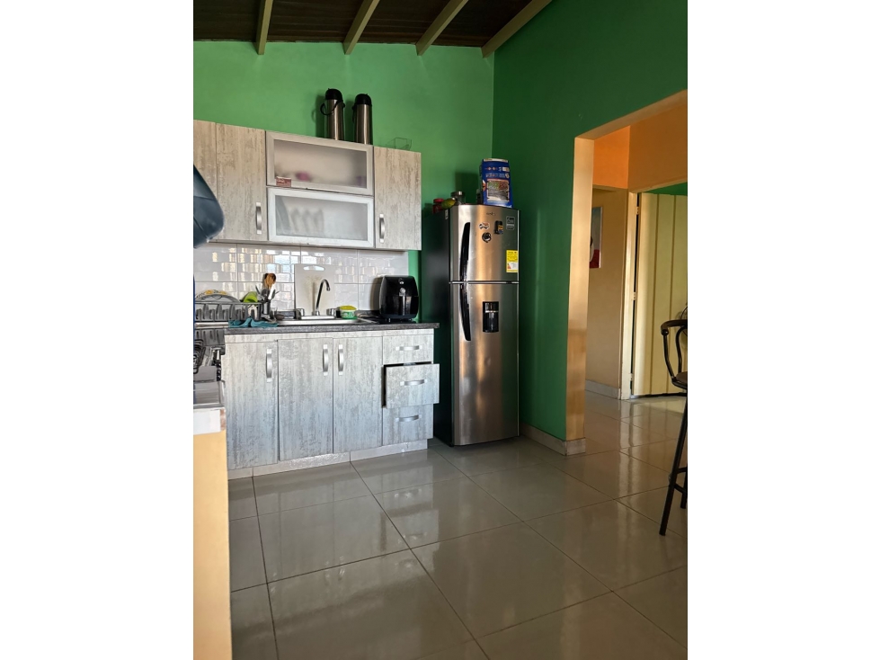 CASA UBICACIÓN COMERCIAL: DOS APARTAMENTOS Y UN LOCAL EN MONTENEGRO — foto 4