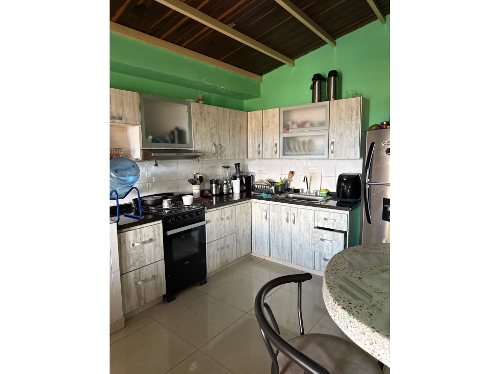 CASA UBICACIÓN COMERCIAL: DOS APARTAMENTOS Y UN LOCAL EN MONTENEGRO — foto 5