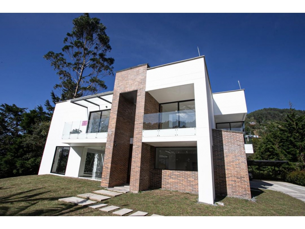 CASA UBICADA EN UNA DE LAS UNIDADES MÁS EXCLUSIVAS DE MEDELLIN — foto 2