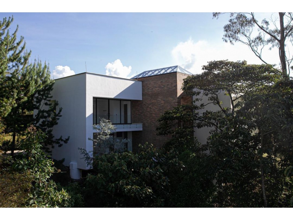CASA UBICADA EN UNA DE LAS UNIDADES MÁS EXCLUSIVAS DE MEDELLIN — foto 4