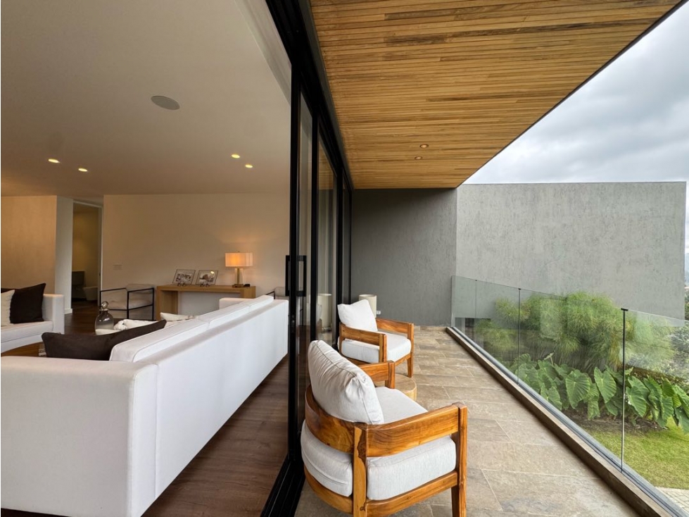 Vendemos Casa Unidad Montesereno El Retiro Con Diseño Muy Acogedor