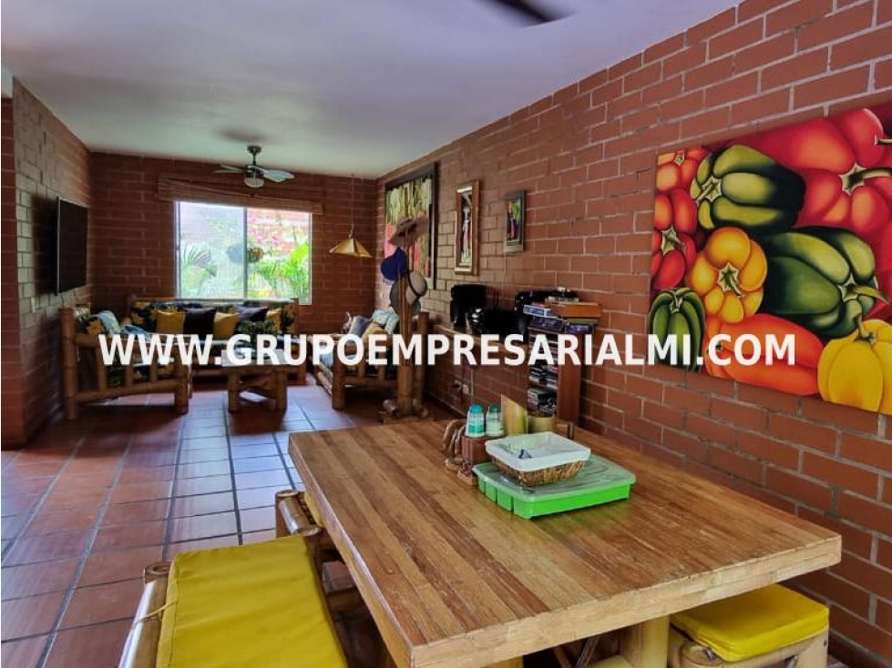 CASA UNIFAMILIAR AMOBLADA EN ARRIENDO - SECTOR LA GLORIETA COD: 32541