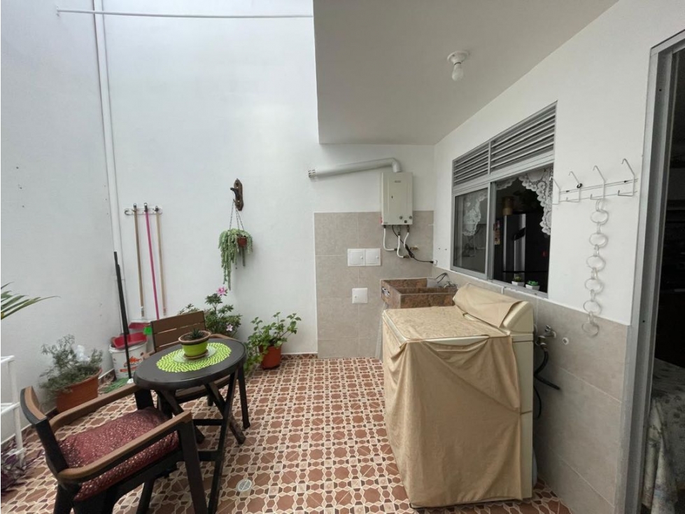 Casa Unifamiliar con habitación en primer piso unidad abierta — foto 5