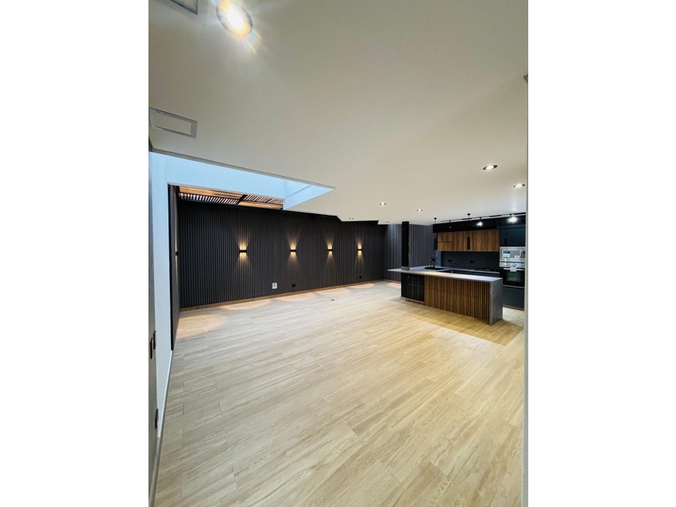 Casa Unifamiliar con habitación en primer piso Urbanización cerrada — foto 3