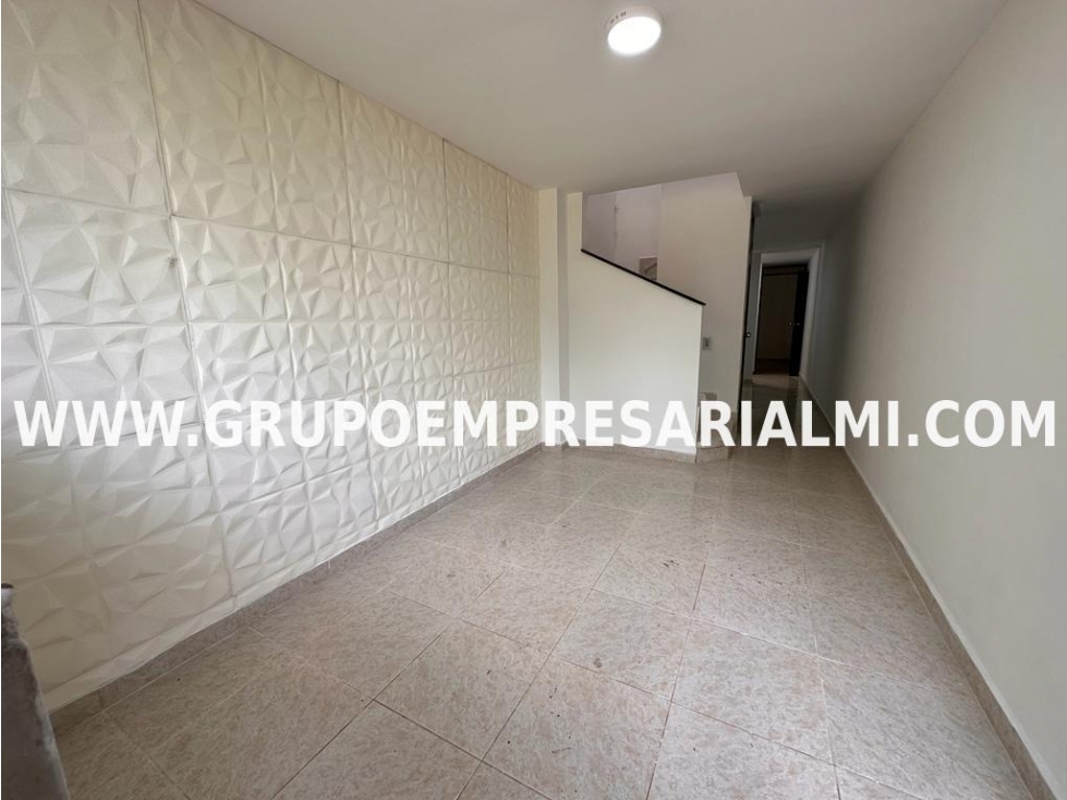 CASA UNIFAMILIAR EN ARRIENDO EN ROBLEDO COD: 27946 — foto 2