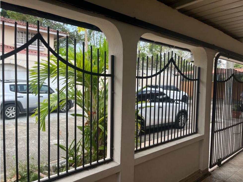 Casa unifamiliar en Colinas del Golf — foto 3