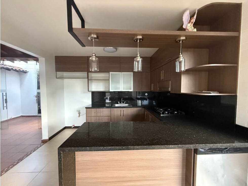 Casa esquinera en urbanización cerrada La Ceja — foto 4