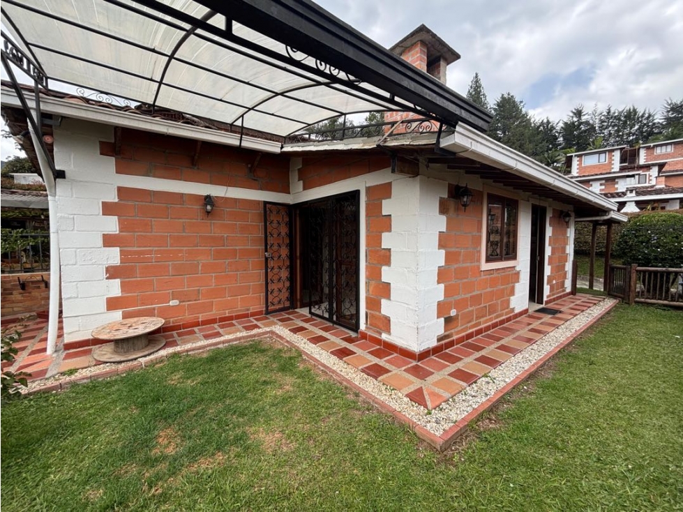 Casa Unifamiliar en urbanización cerrada La Ceja