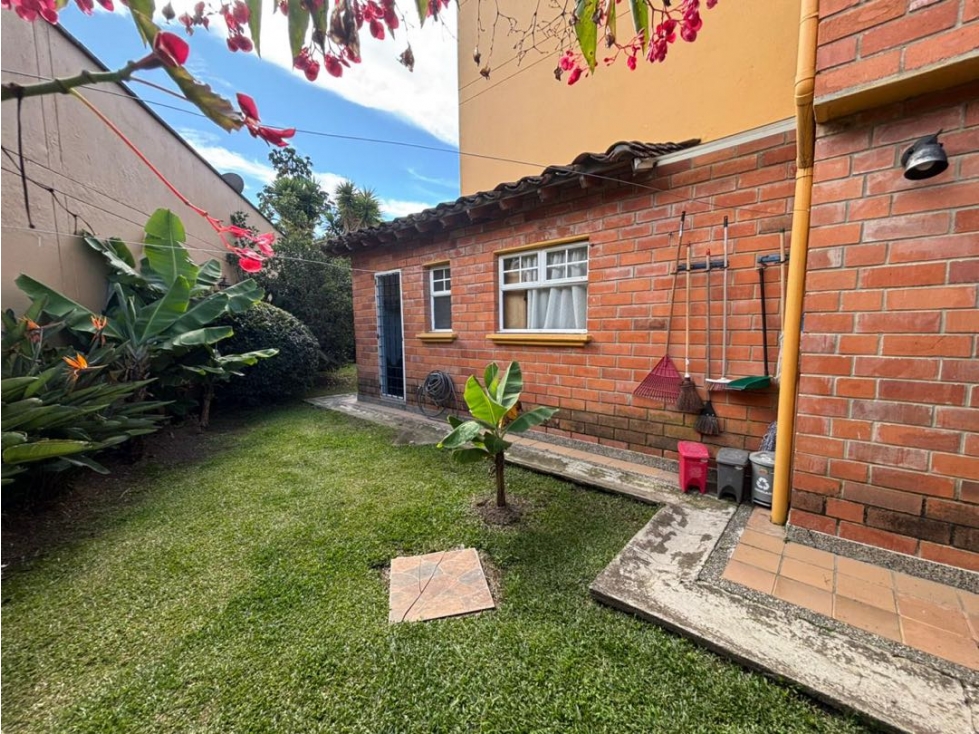 Casa esquinera Unifamiliar en urbanización cerrada La Ceja — foto 4