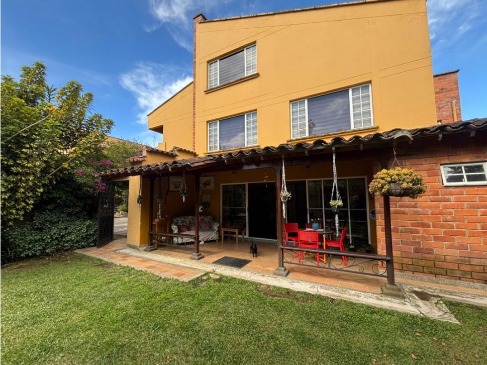 Casa esquinera Unifamiliar en urbanización cerrada La Ceja — foto 5