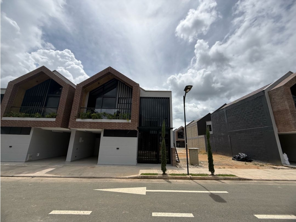 Casa Unifamiliar en urbanización cerrada La Ceja