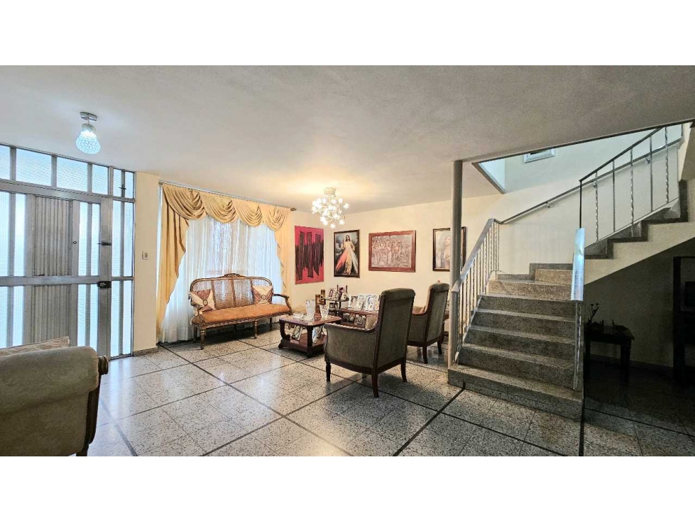 Casa de 225m² para Remodelar en Venta en Belén Nogal
