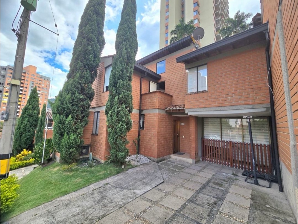Casa unifamiliar en venta en la loma de los bernal Medellín