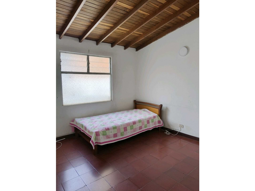 CASA UNIFAMILIAR EN VENTA EN SANTA MÓNICA ,BUEN ESTADO CON MEJORAS — foto 6