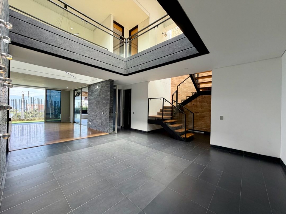 Casa unifamiliar en venta Envigado El Atravesado
