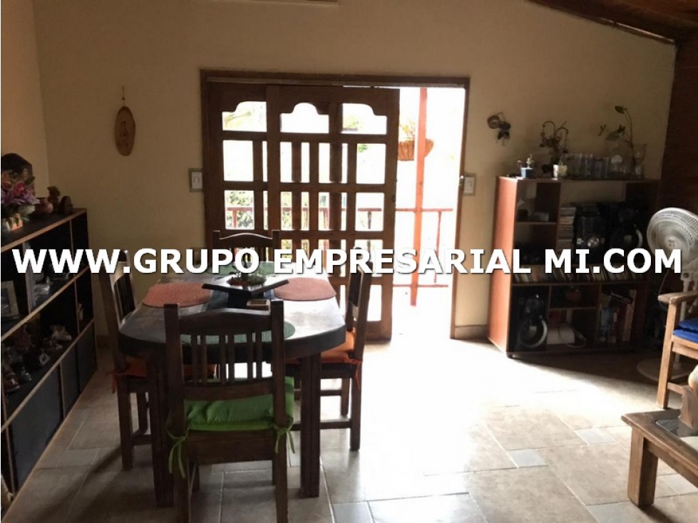 CASA UNIFAMILIAR EN VENTA - SECTOR LA DOCTORA, SABANETA COD: 27186 - 4