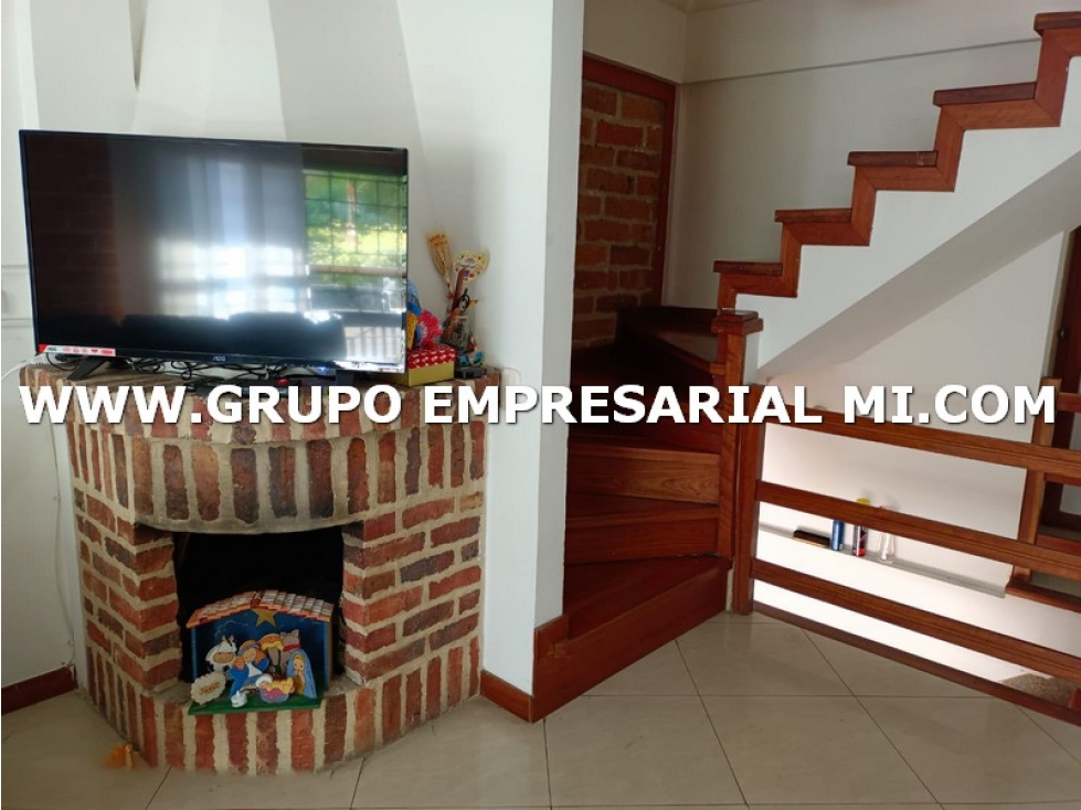 CASA UNIFAMILIAR EN VENTA - SECTOR LA DOCTORA, SABANETA COD: 27222 - 4