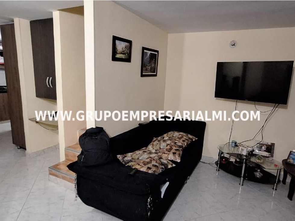 CASA UNIFAMILIAR EN VENTA - SECTOR VALERIAS, BELLO COD: 19840