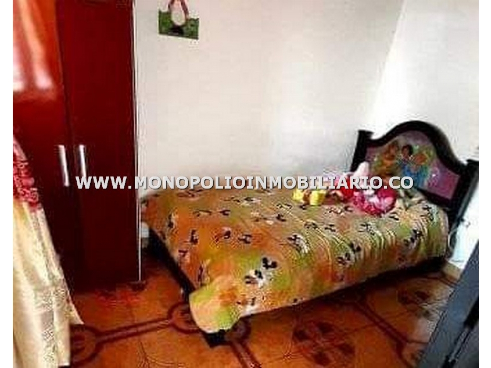 CASA UNIFAMILIAR EN VENTA - SECTOR TOBON QUINTERO COD: 20284 - 6