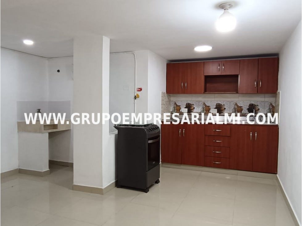 CASA UNIFAMILIAR EN VENTA - SECTOR PRADOS DE SABANETA COD: 31733