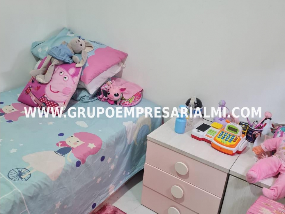 CASA UNIFAMILIAR EN VENTA SECTOR PUEBLO VIEJO LA ESTRELLA COD: 28854 - 6