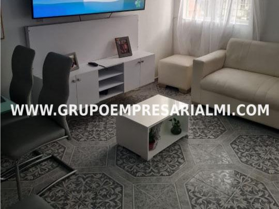 CASA UNIFAMILIAR EN VENTA SECTOR PUEBLO VIEJO LA ESTRELLA COD: 28854 - 3