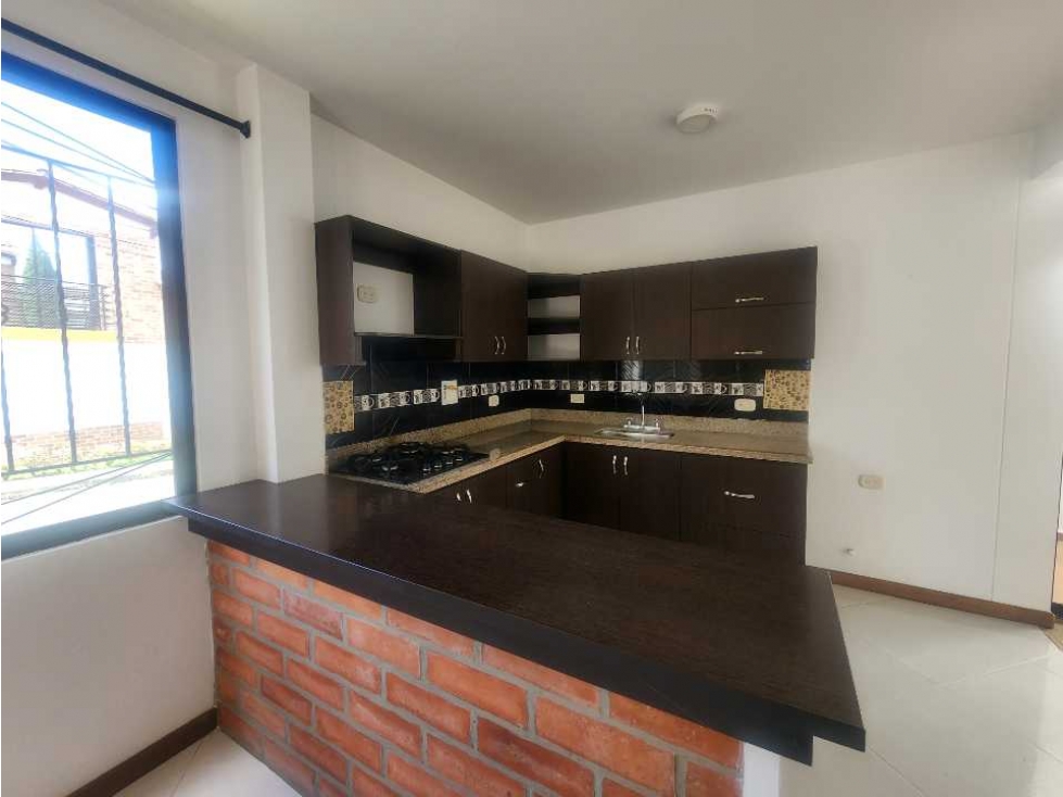 Casa unifamiliar esquinera Urbanización abierta La Ceja — foto 3