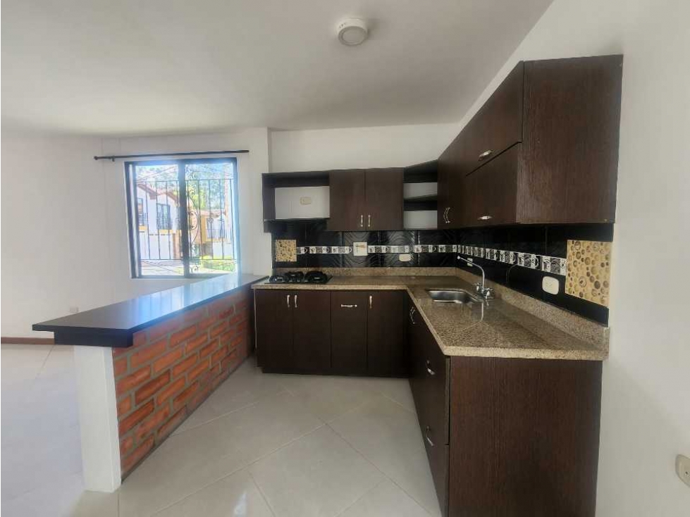 Casa unifamiliar esquinera Urbanización abierta La Ceja — foto 4