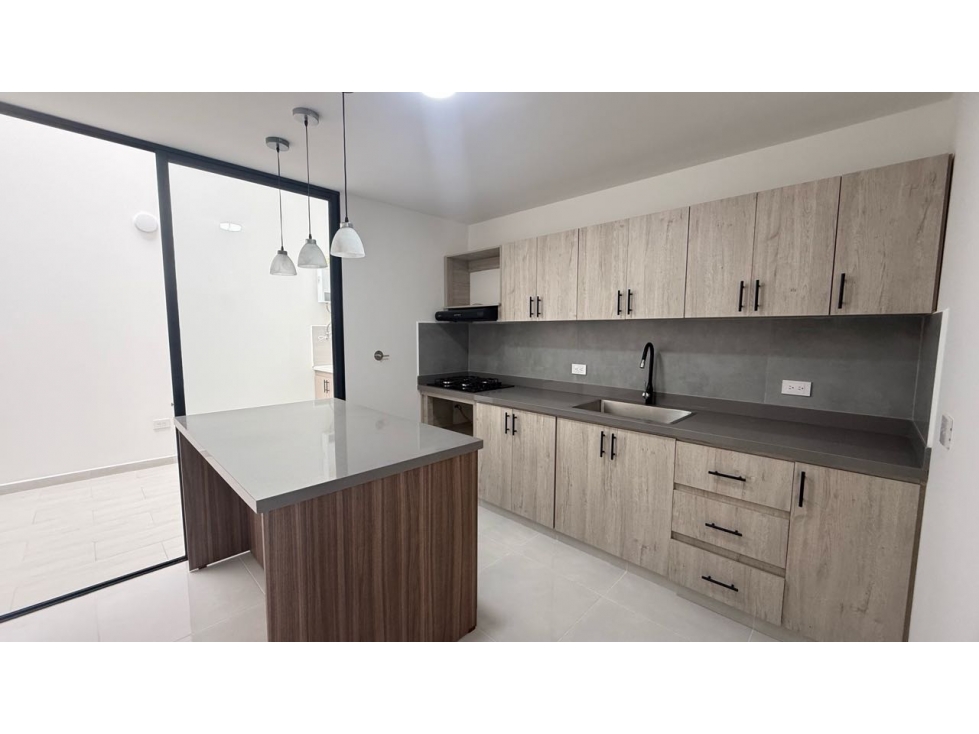 Casa Unifamiliar para estrenar en urbanización abierta La Ceja