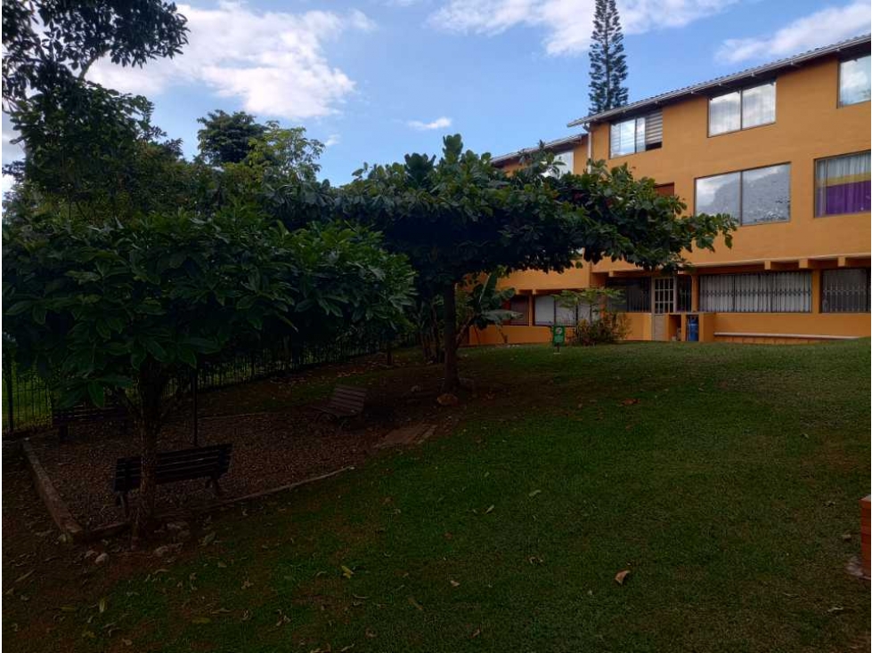 Casa Urbana a la Venta en La Mesa Cundi - 2
