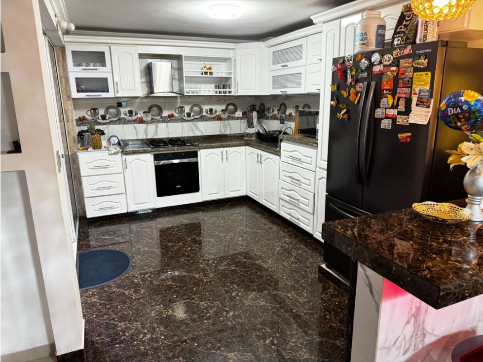 CASA VENTA CIUDAD 2000 360 m2 5HAB 5BÑS 1GRJ 4 PISOS — foto 5