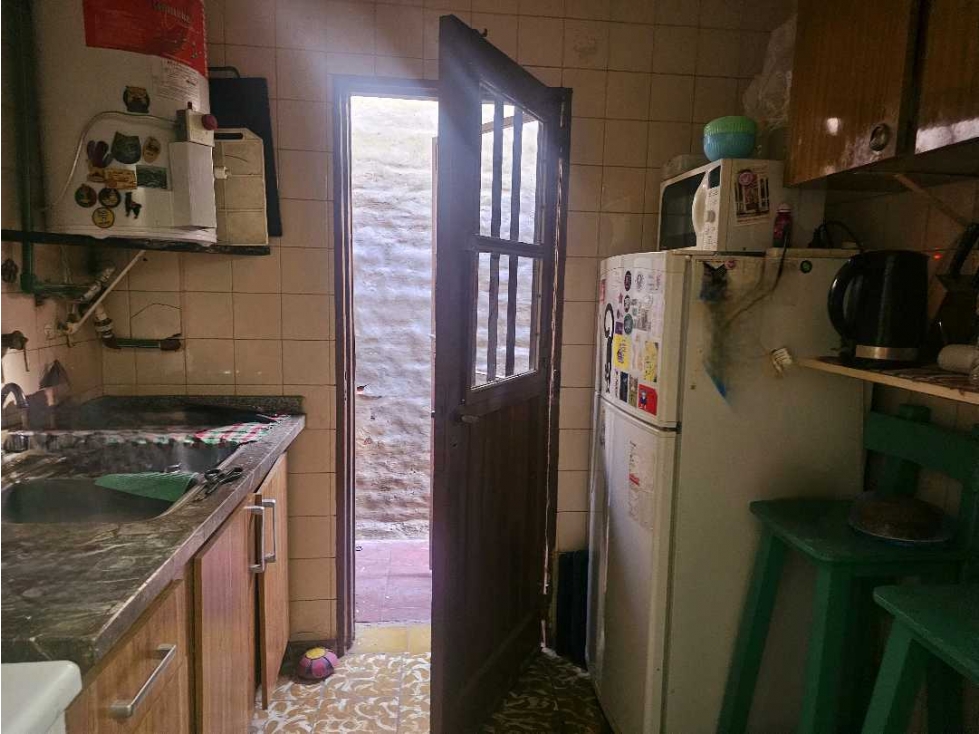 CASA · VENTA · LAS HERAS · A 2 CUADRAS PLAZA · 3 DORMITORIOS - 6