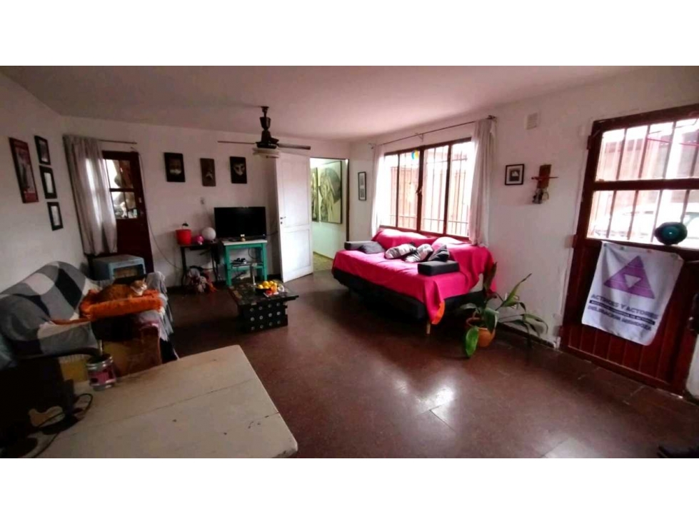 CASA · VENTA · LAS HERAS · A 2 CUADRAS PLAZA · 3 DORMITORIOS - 4