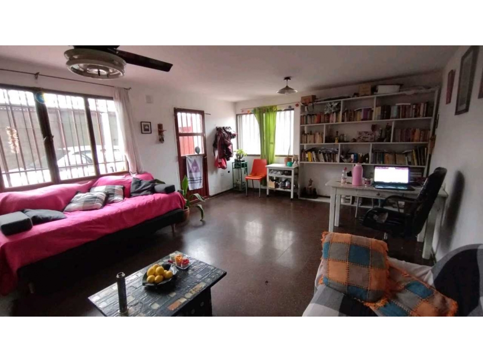 CASA · VENTA · LAS HERAS · A 2 CUADRAS PLAZA · 3 DORMITORIOS - 5