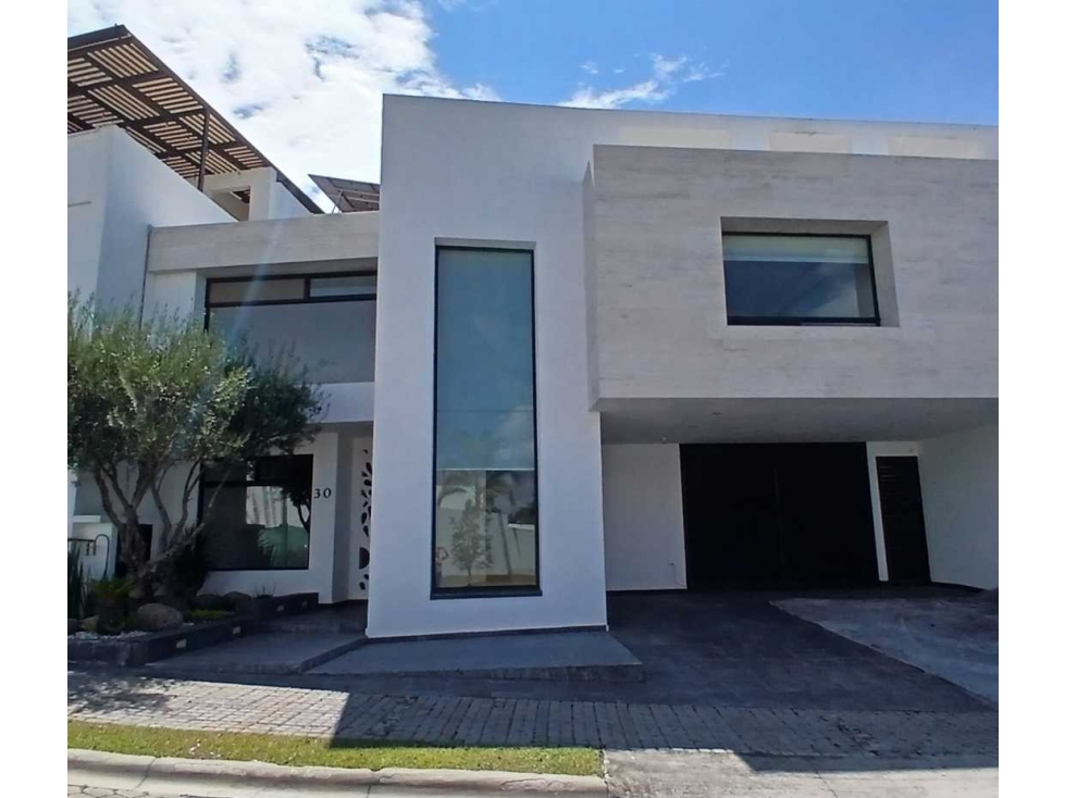 CASA VENTA LOMAS ANGELOPOLIS II PARQUE CAIRO